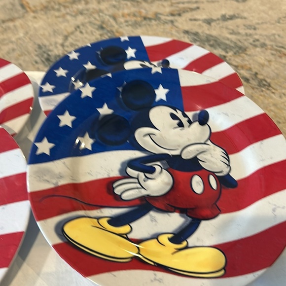 Disney salute to America Mickey Mouse 11 inch plates set of four - Picture 4 of 6